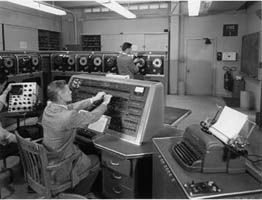 Description: C:\Webstuff\SE765\L0\Introduction to Parallel Computing_files\univac1.jpg